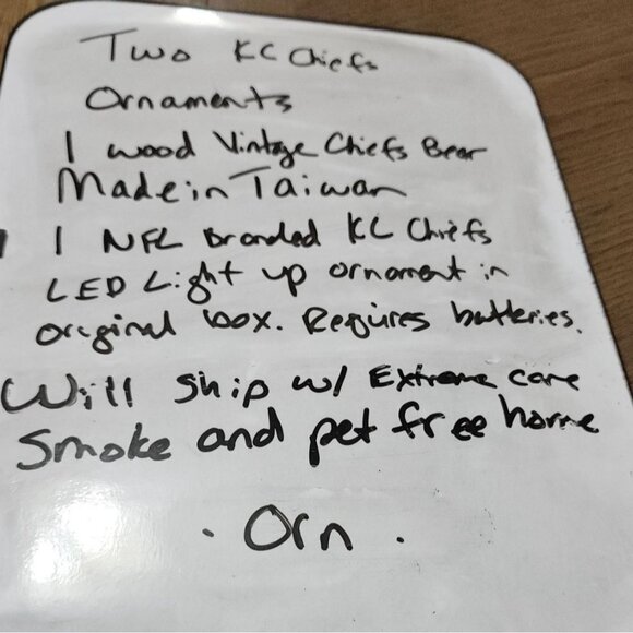 Kansas City Chiefs LED Light-Up Ornament & Wooden Bear Decoration Gift Set - Picture 10 of 10